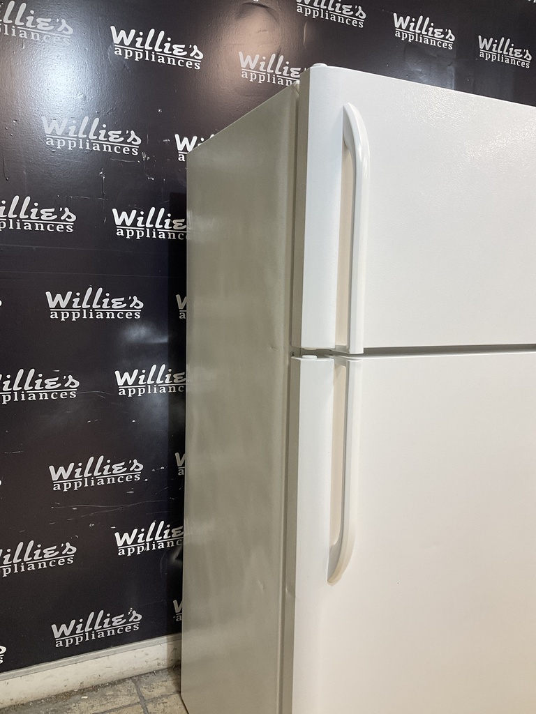 Frigidaire Refrigerator Top and Bottom 30x66 (White) 