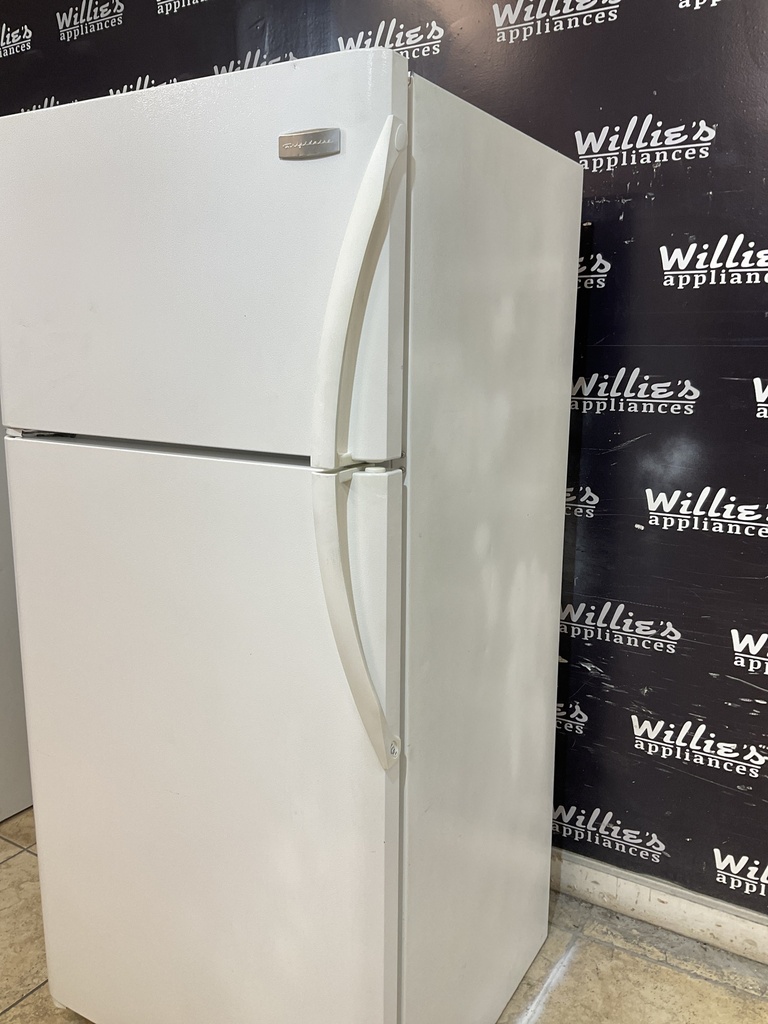 Frigidaire Refrigerator Top and Bottom 30x65 1/2” (White) 