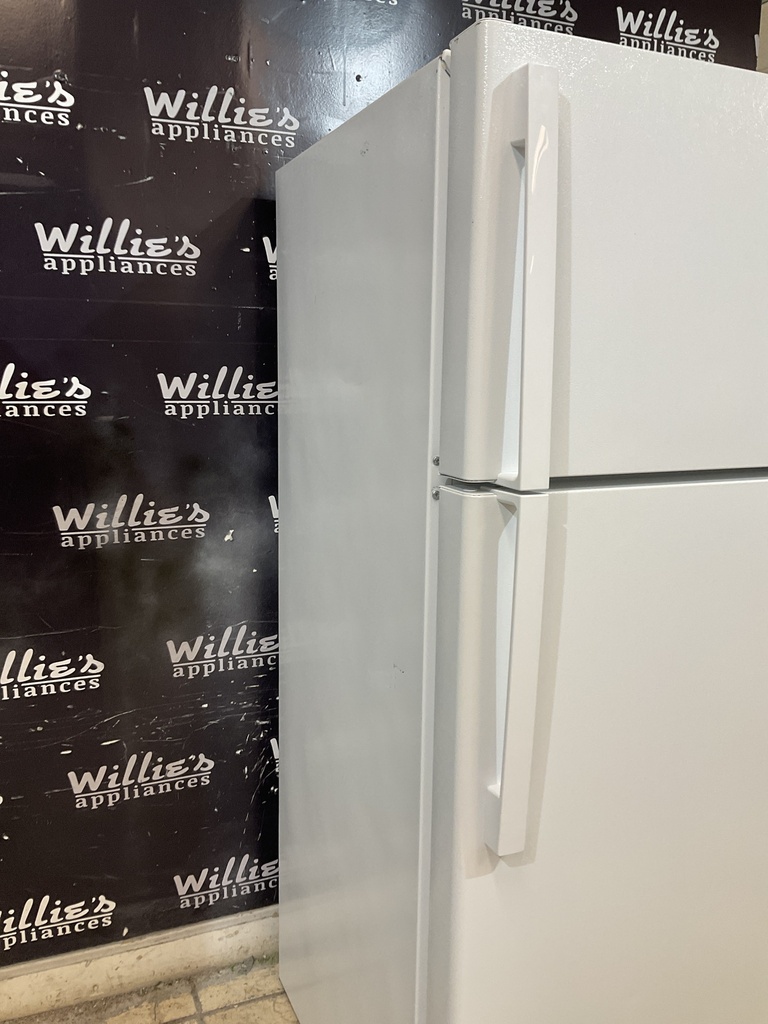 Ge Refrigerator Top and Bottom 28x64 1/2” (white) 