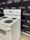 Ge Electric Stove. 220volts (40/50 AMP) 30inches {no cord} (White) 