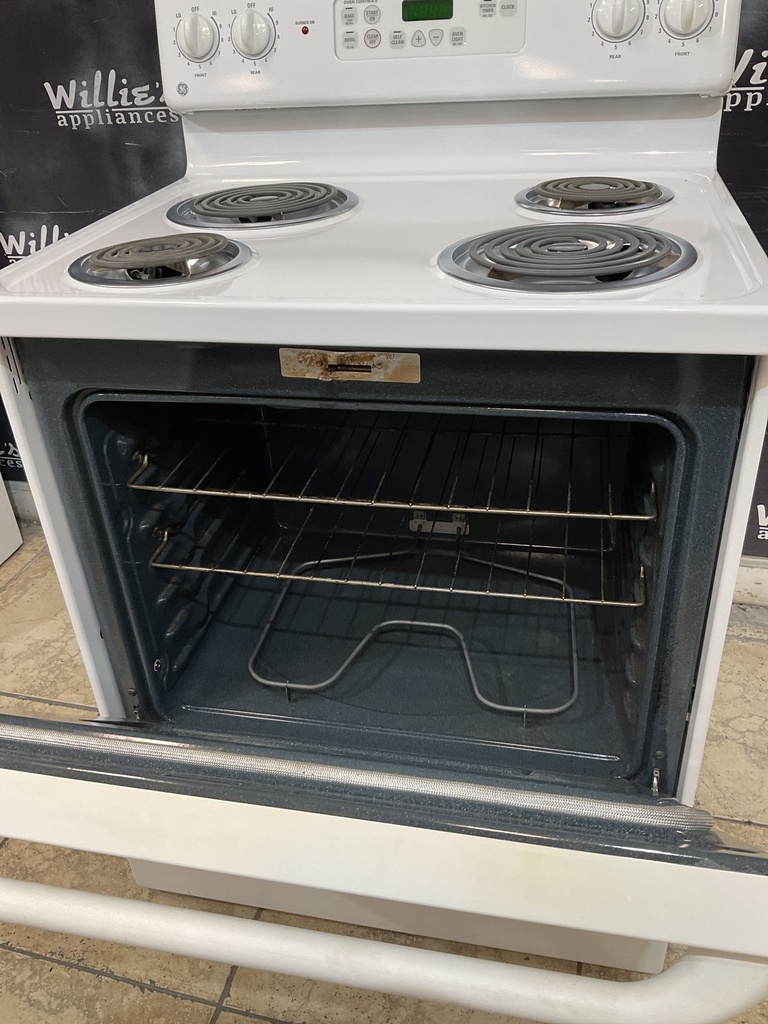 Ge Electric Stove. 220volts (40/50 AMP) 30inches {no cord} (White) 