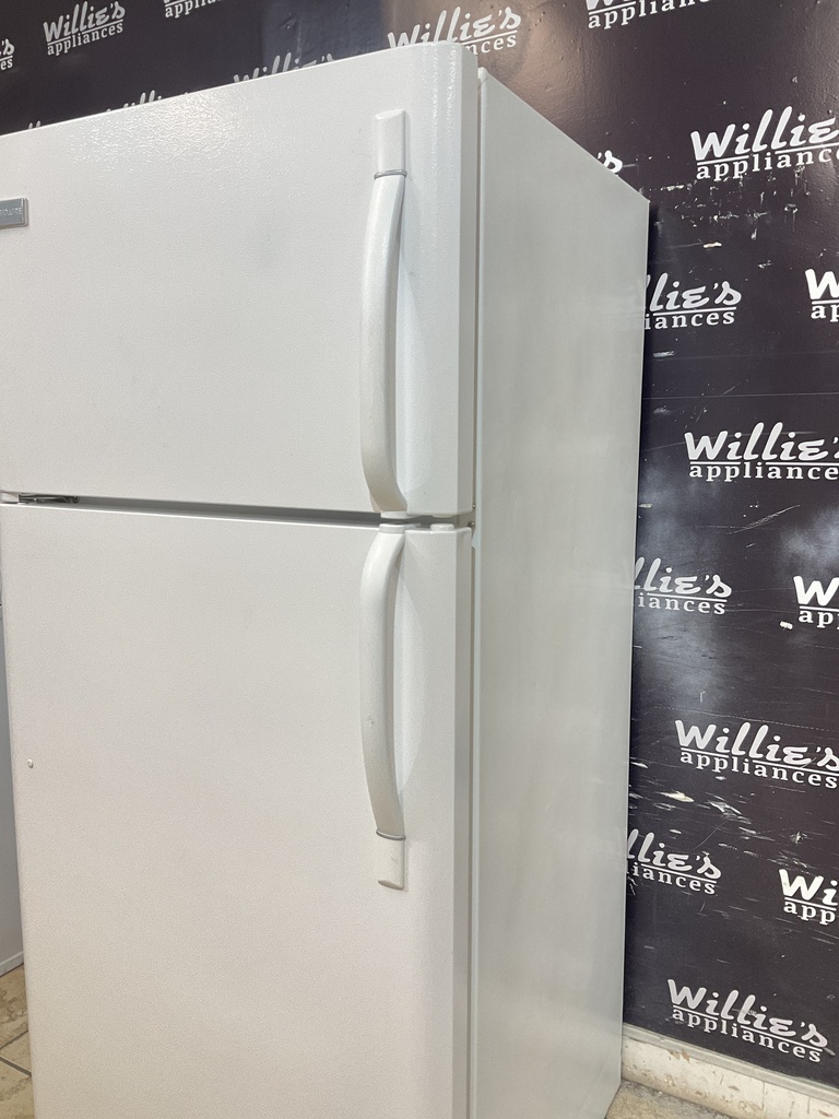Frigidaire Refrigerator Top and Bottom 30x65 1/2” (white) 