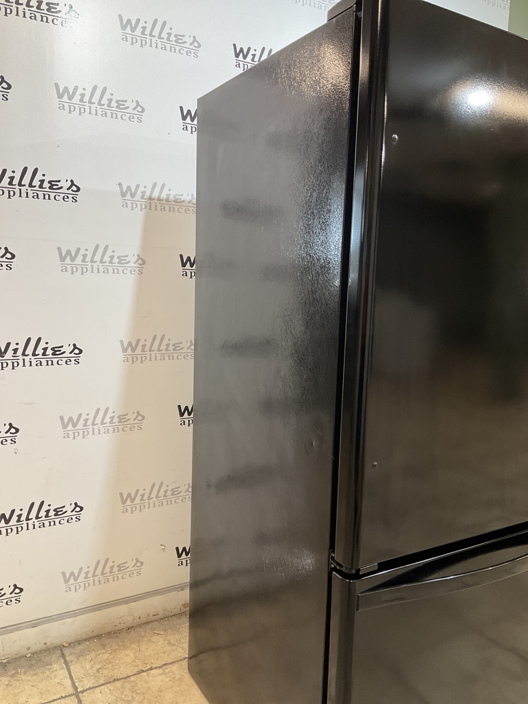 Whirlpool Refrigerator Top and Bottom Mount 33x69 1/2” (black) 