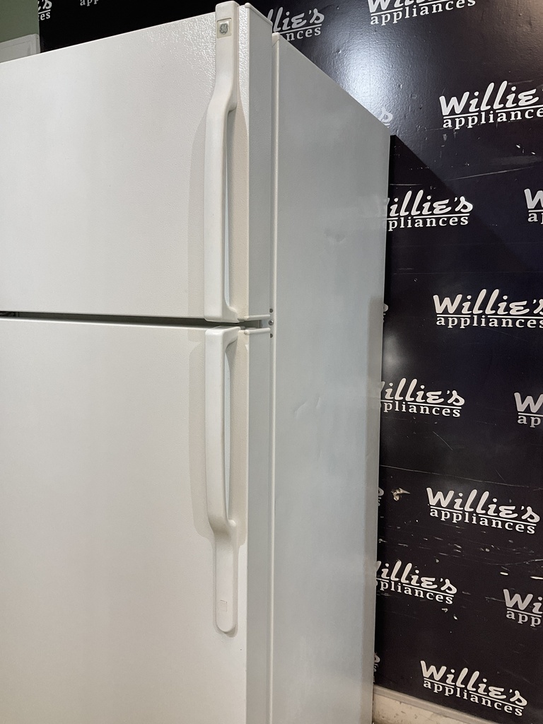 Ge Refrigerator Top and Bottom 28x67 1/2” (White) 