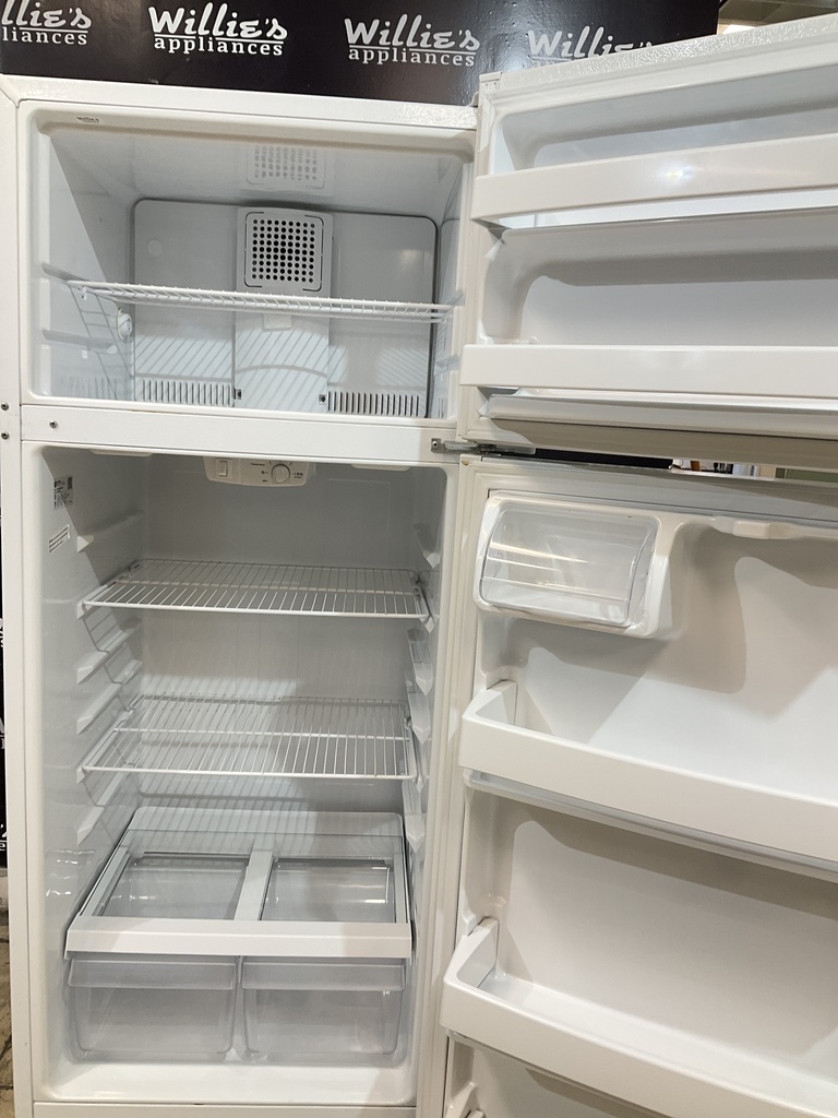 Hotpoint Refrigerator Top and Bottom 28x67 (white)