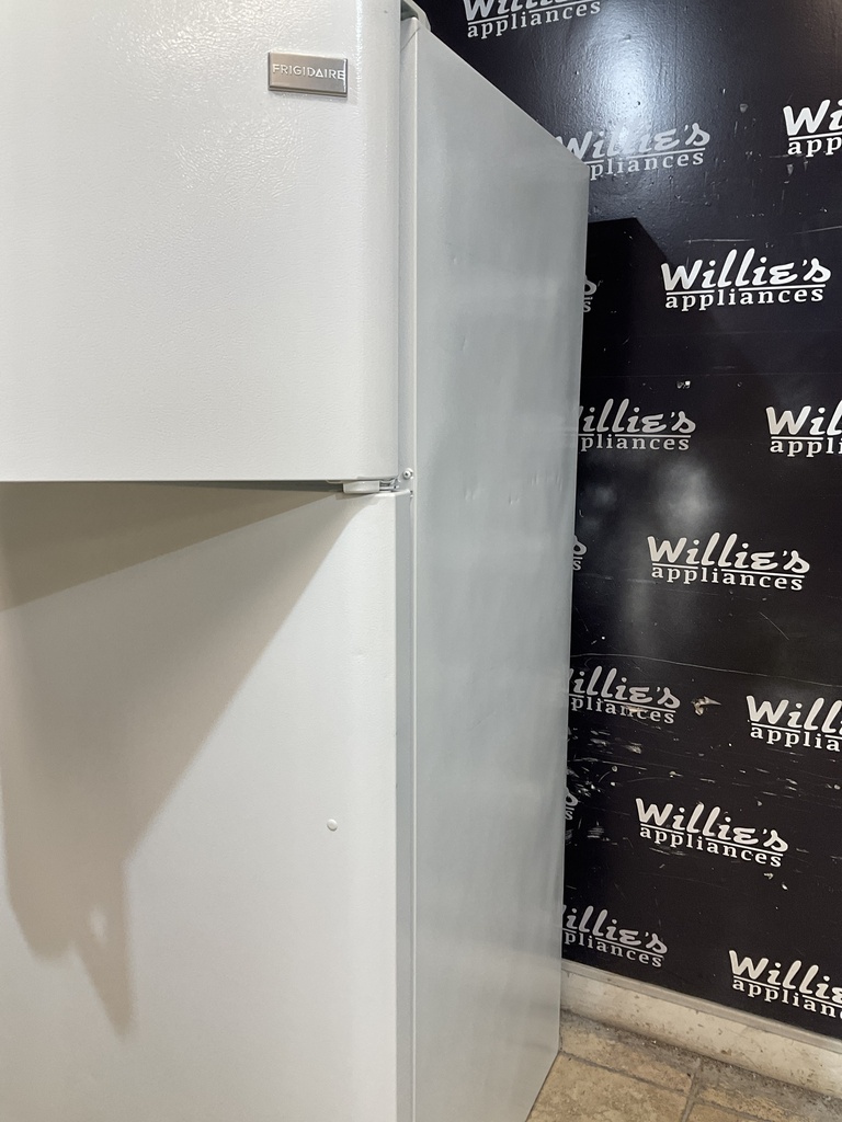 Frigidaire Refrigerator Top and Bottom 30x66 (White) 