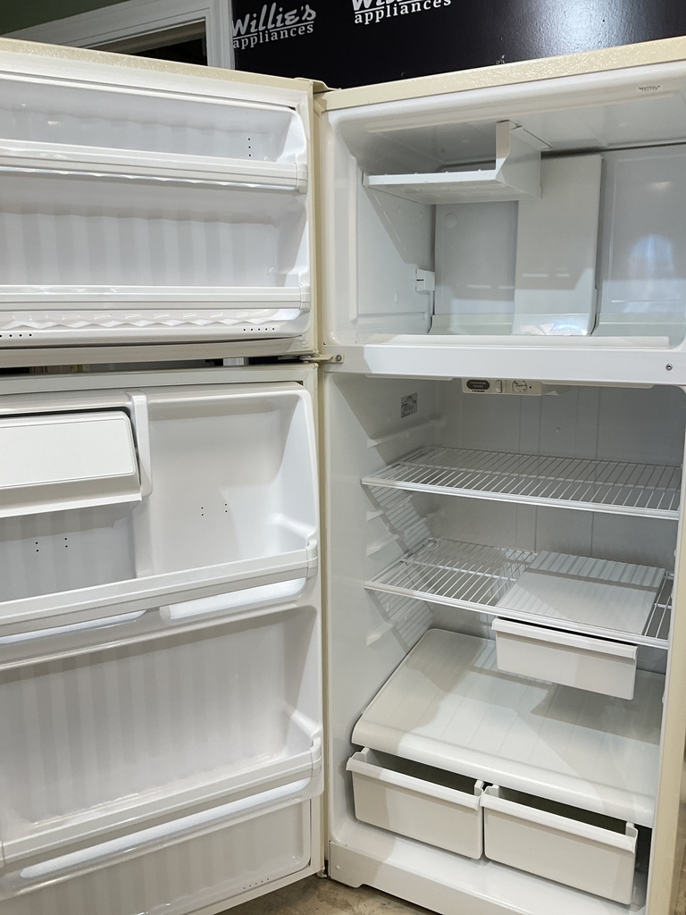 Hotpoint Refrigerator Top and bottom 28x64 1/2” (Bisque) 