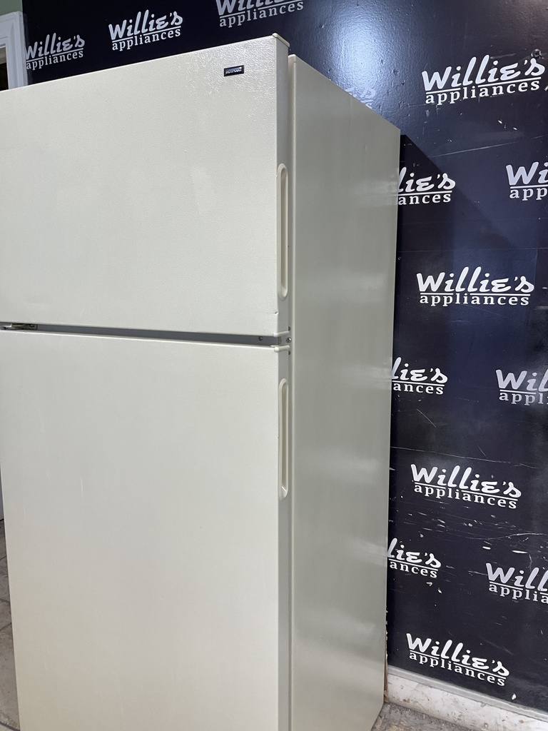 Hotpoint Refrigerator Top and bottom 28x64 1/2” (Bisque) 