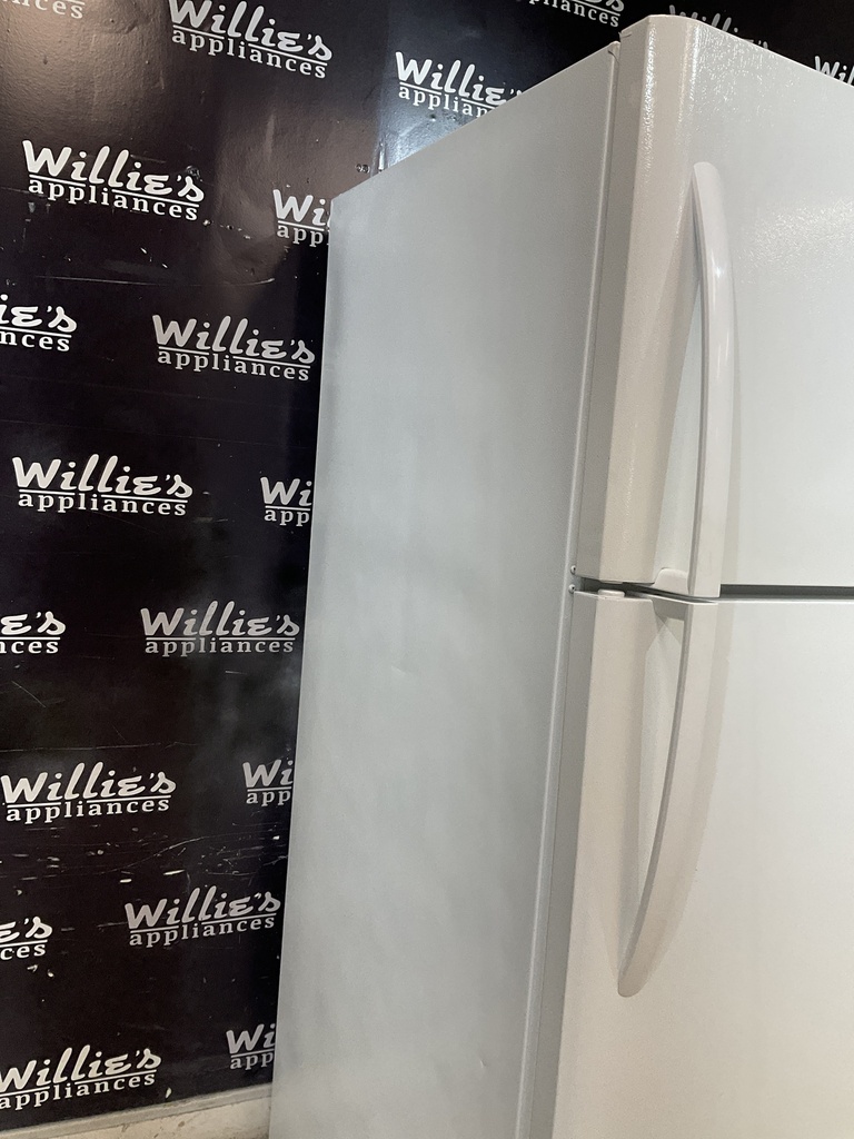 Frigidaire Refrigerator Top and Bottom 30x68 1/2” (White) 