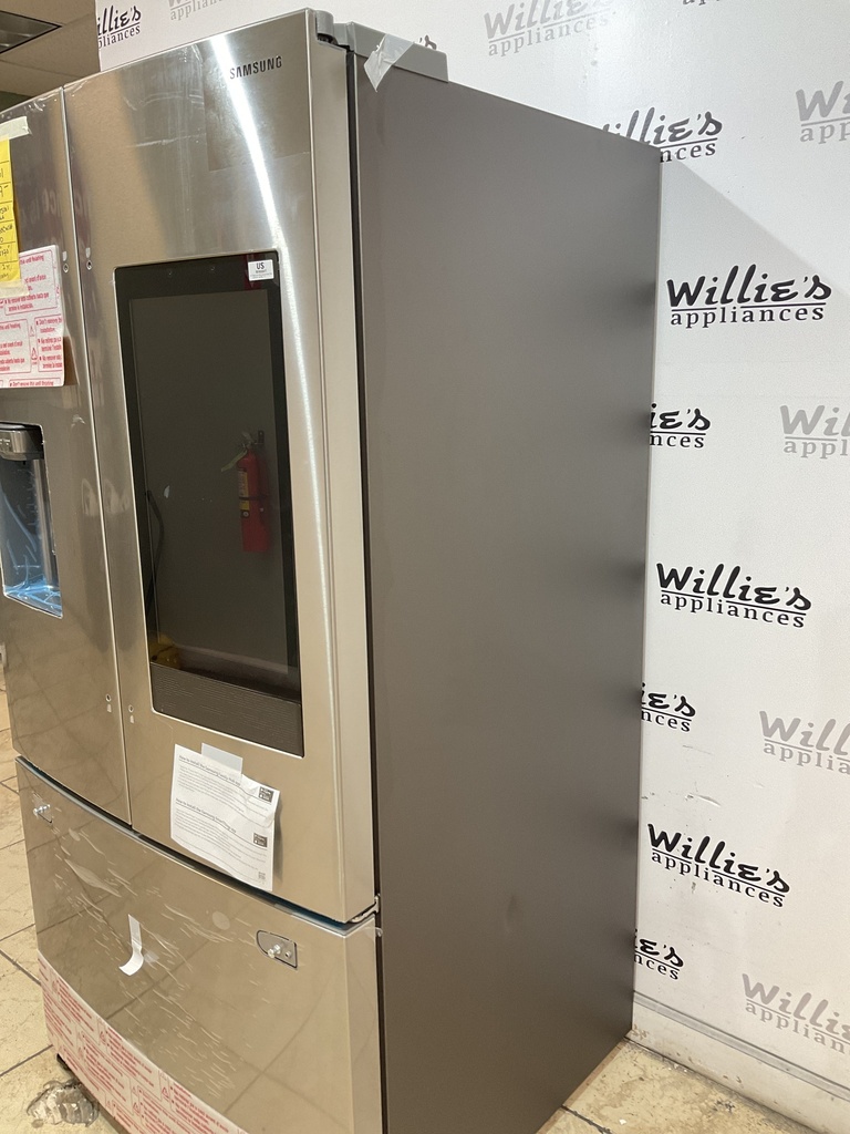 Samsung New Open Box Refrigerator Family Hub/ Tablet