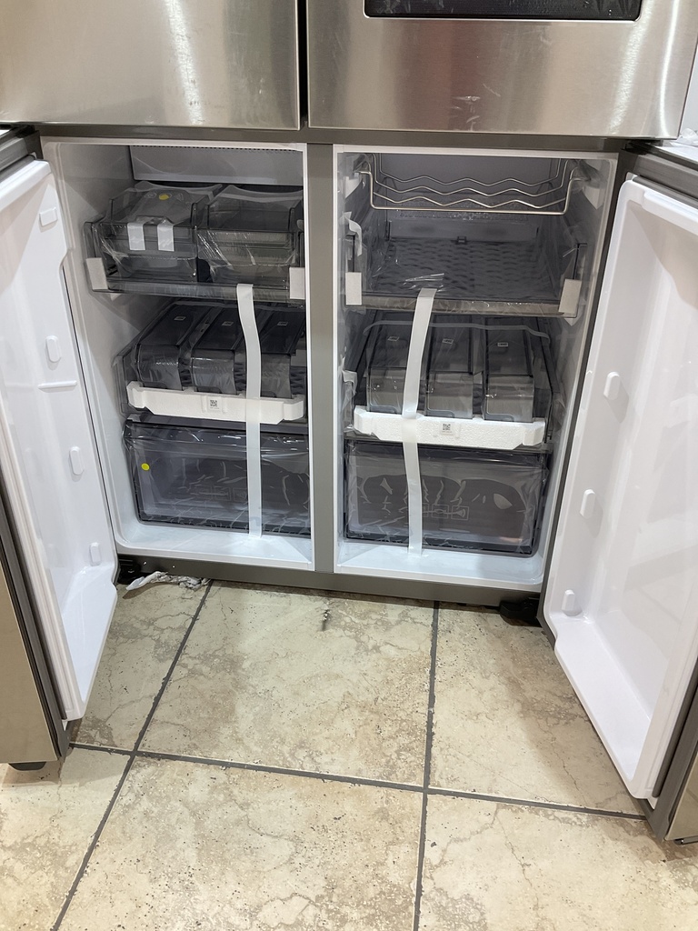 Samsung New Open Box Refrigerator Family Hub/Tablet