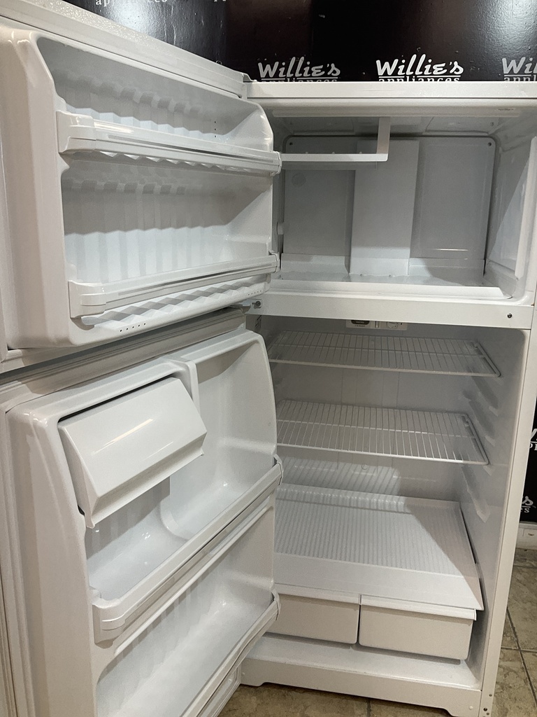 Ge Used Refrigerator Top and Bottom 28x61 1/2”