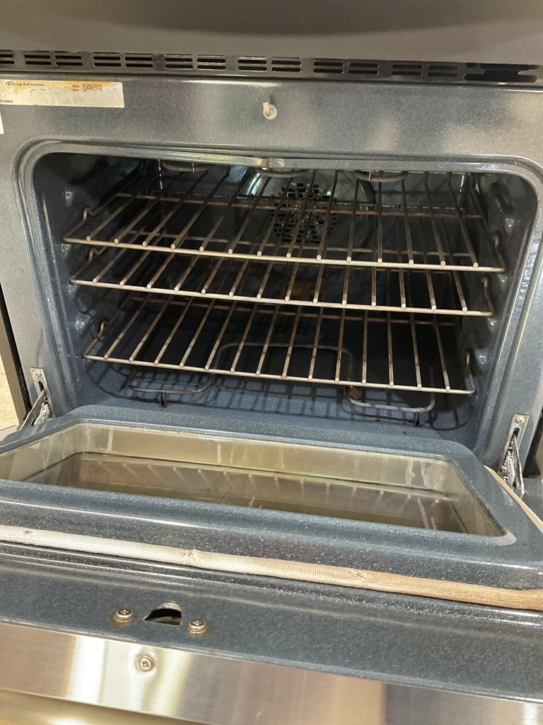 Frigidaire Used Electric Stove (4 prong)