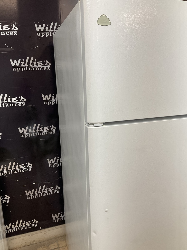 White Westinghouse Used Refrigerator Top and Bottom 30x65 1/2”