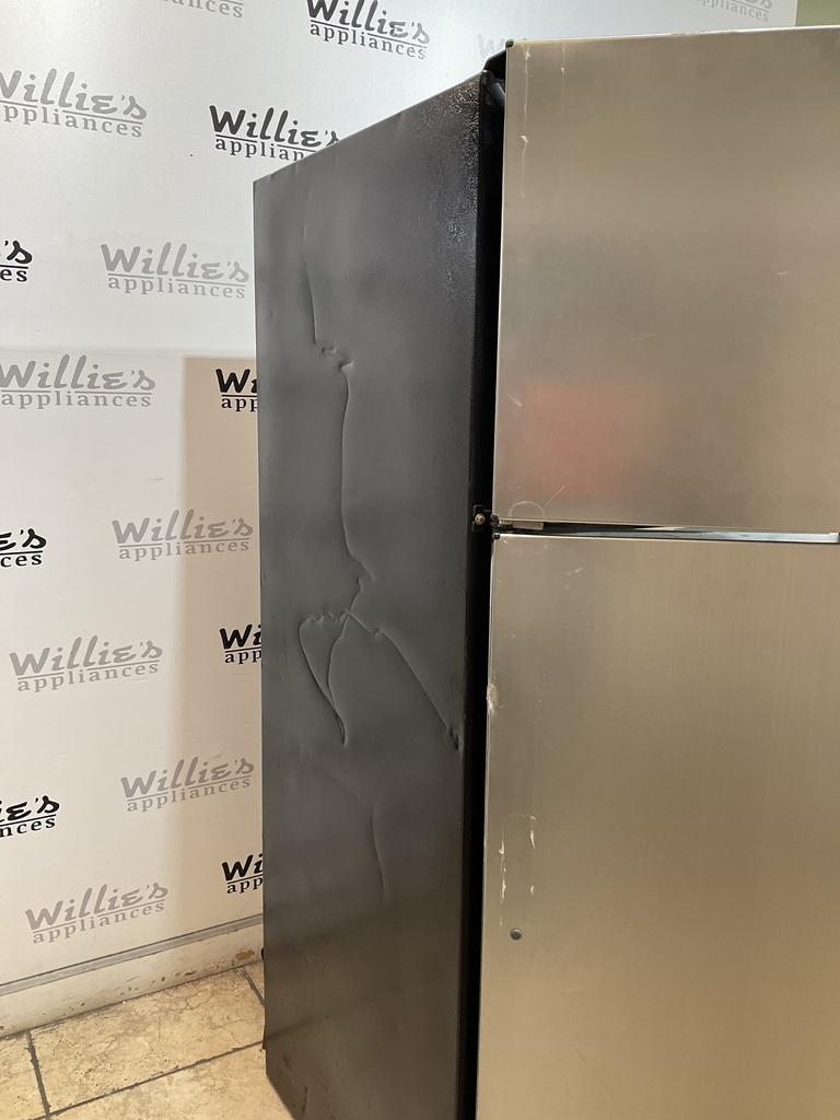 Ge Used Refrigerator Top and Bottom 28x64 1/2” 