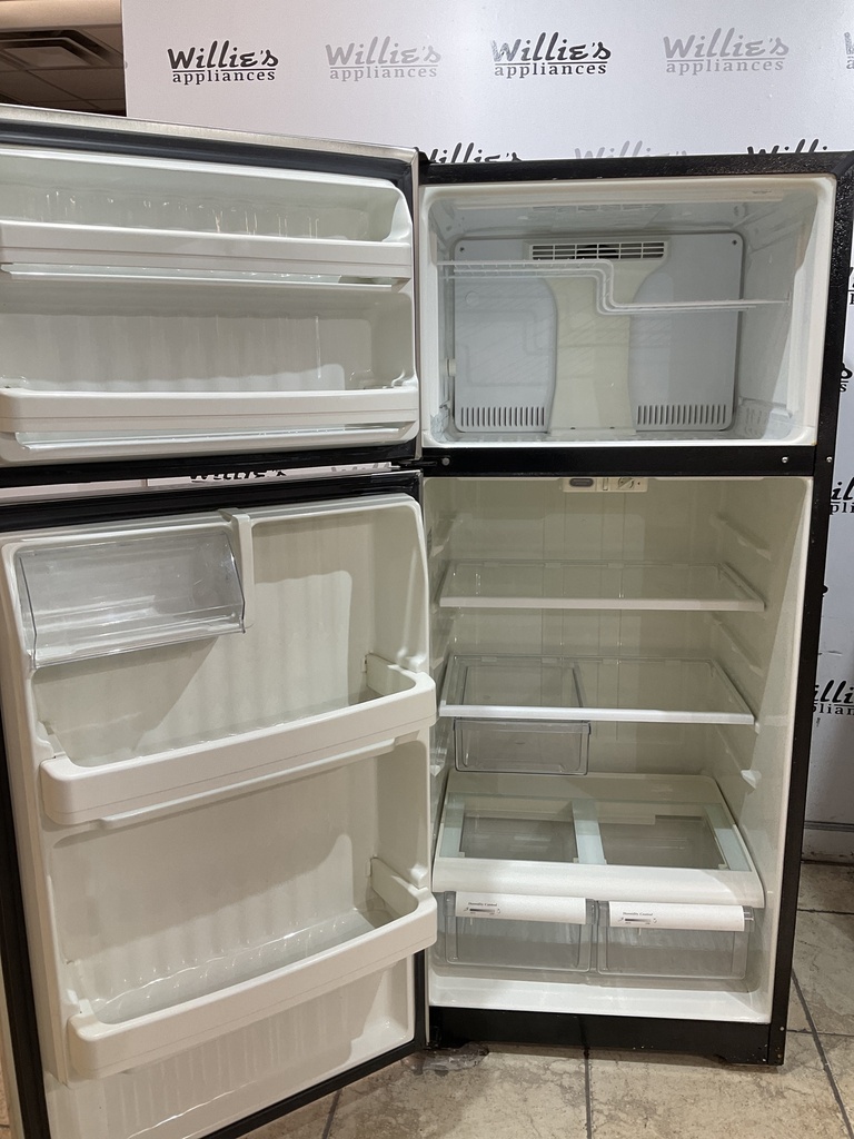 Ge Used Refrigerator Top and Bottom 28x64 1/2” 