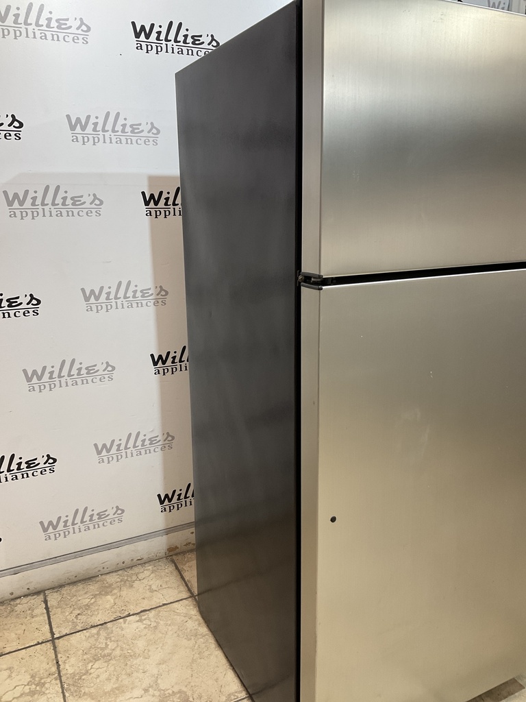 Ge Used Refrigerator Top and Bottom 28x64 1/2” 