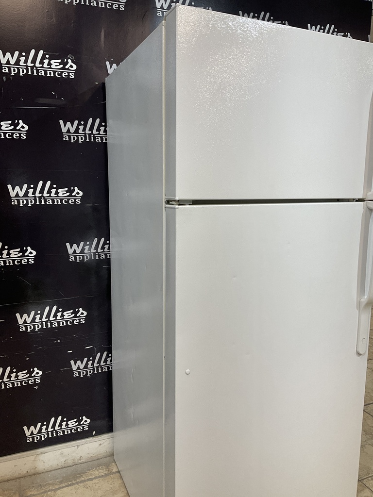 Ge Used Refrigerator Top and Bottom 28x67 