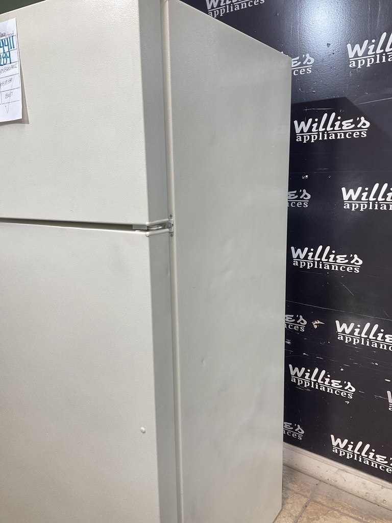 Hotpoint Used Refrigerator Top and Bottom 28x67 