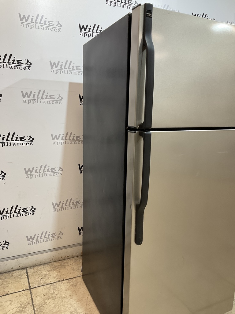 Hotpoint Used Refrigerator Top and Bottom 28x64 1/2” 
