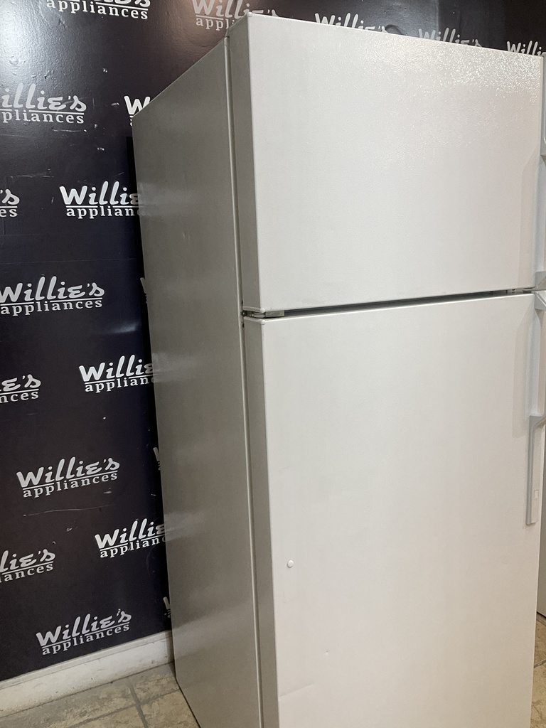 Hotpoint Used Refrigerator Top and Bottom 28x67 