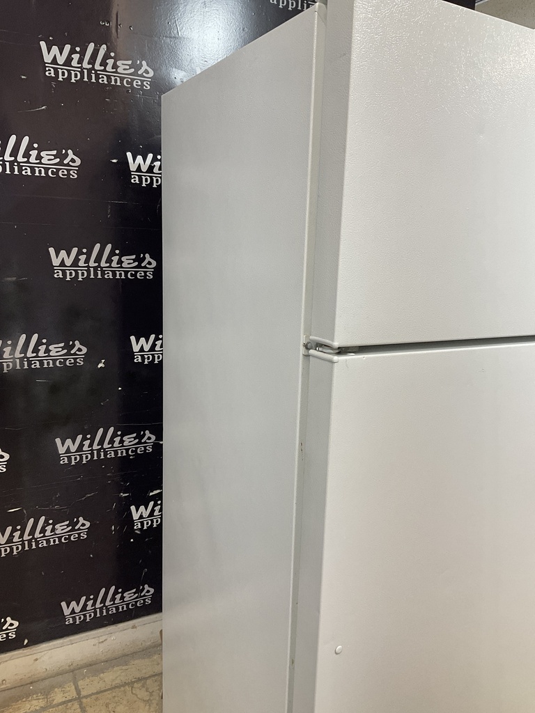 Ge Used Refrigerator Top and Bottom 28x64 1/2” 