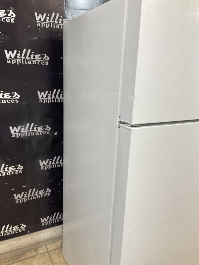 Ge Used Refrigerator Top and Bottom 28x67 1/2” 