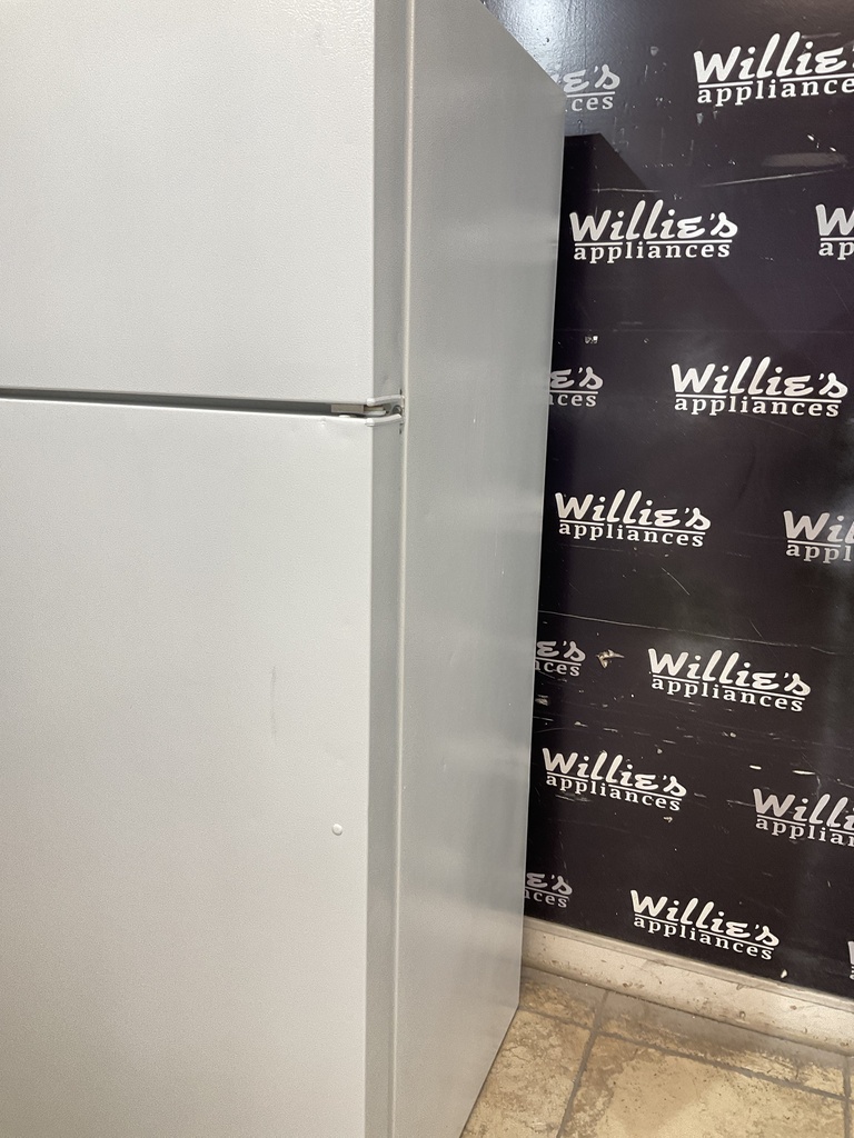 Ge Used Refrigerator Top and Bottom 28x67 