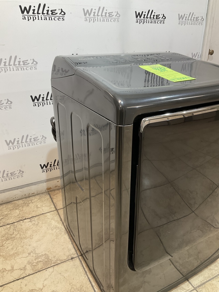 Samsung Used Electric Dryer 220volts (30 AMP) 27inches {4 prong} 