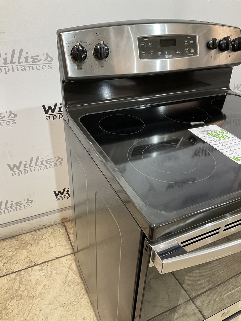 Ge Used Electric Stove 220volts (40/50 AMP) 30inches {no cord} 