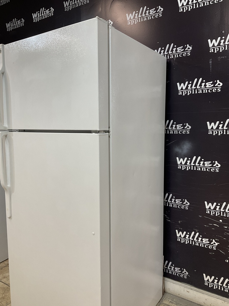Ge Used Refrigerator Top and Bottom 28x67