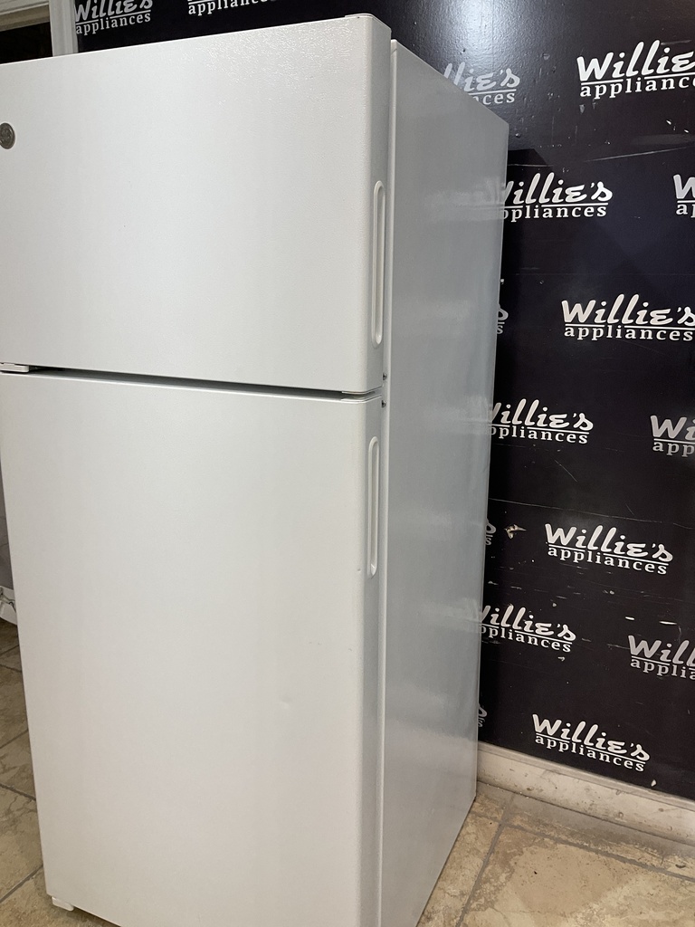 Ge Used Refrigerator Top and Bottom 28x64