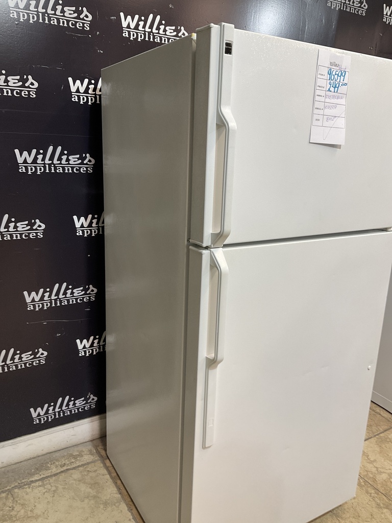 Hotpoint Used Refrigerator Top and Bottom 28x61 1/2” 