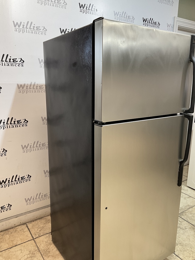 Ge Used Refrigerator Top and Bottom 28x64 1/2