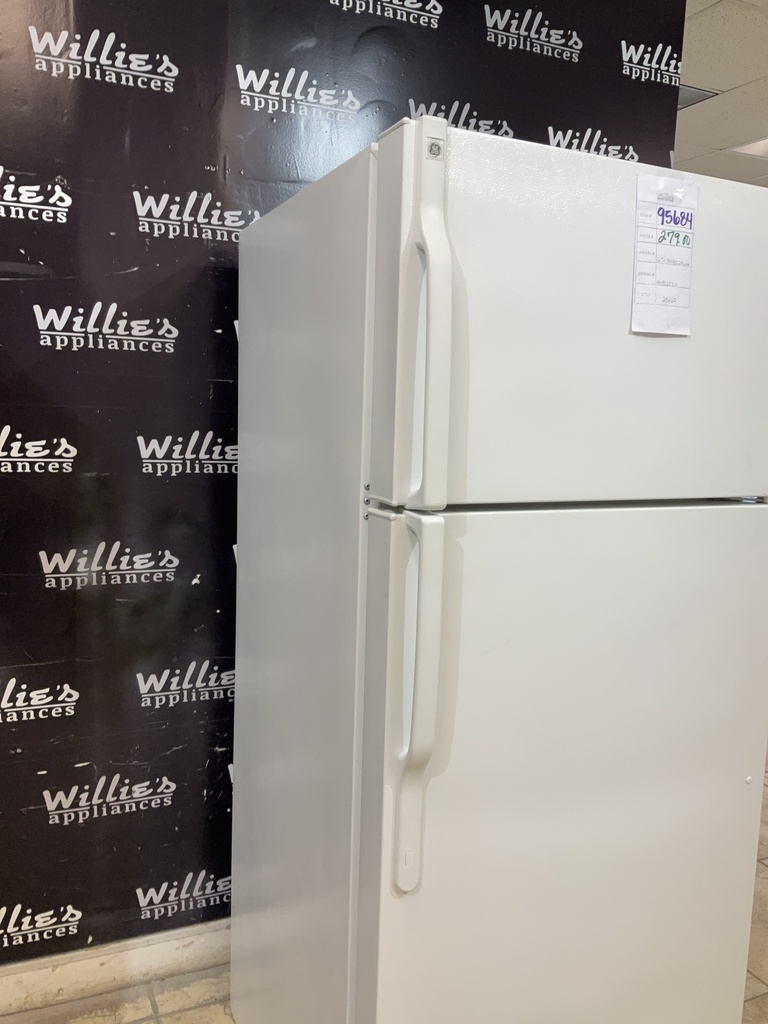 Ge Used Refrigerator Top and Bottom 28x67 
