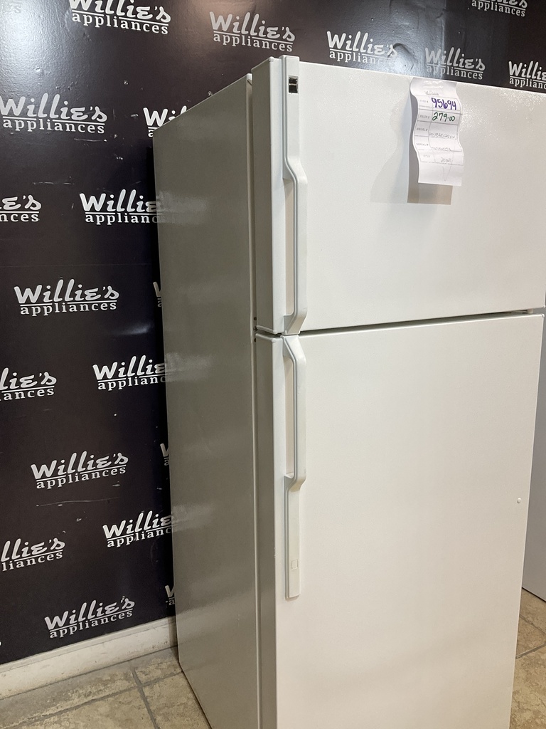 Hotpoint Used Refrigerator Top and Bottom 28x67 