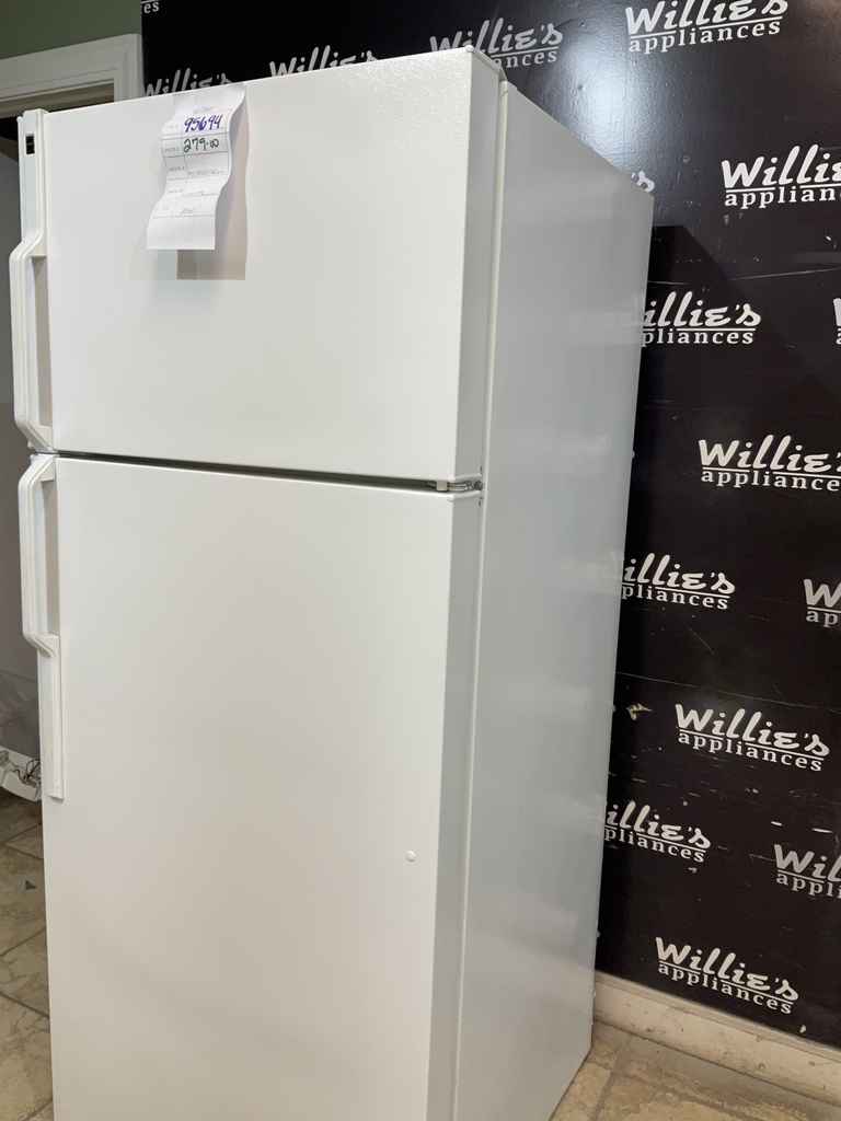 Hotpoint Used Refrigerator Top and Bottom 28x67 