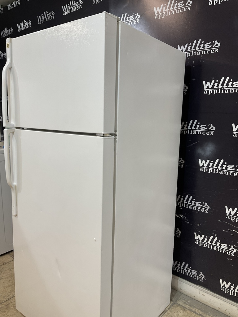 Ge Used Refrigerator Top and Bottom 28x67 
