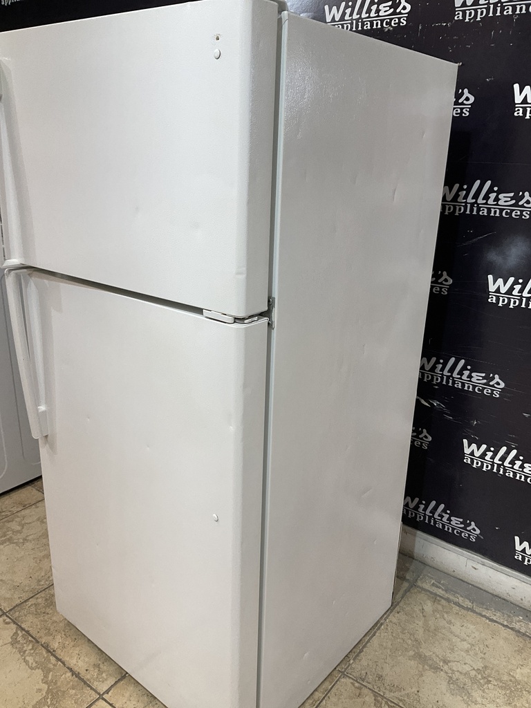 Ge Used Refrigerator Top and Bottom 28x61” 