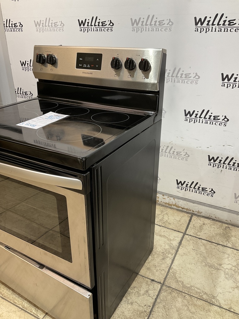 Frigidaire Used Electric Stove 220volts (40/50 AMP) 30inches {3 prong}