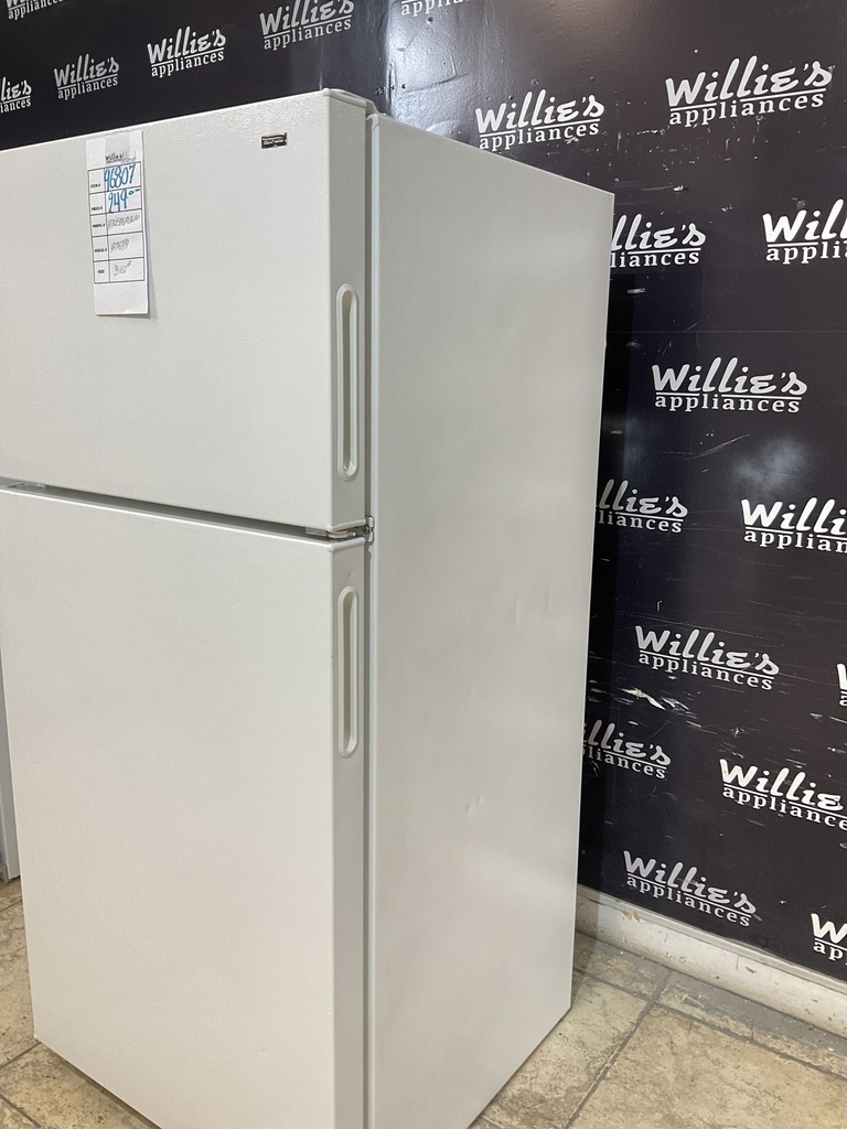 Hotpoint Used Refrigerator Top and Bottom 28x61 1/2” 