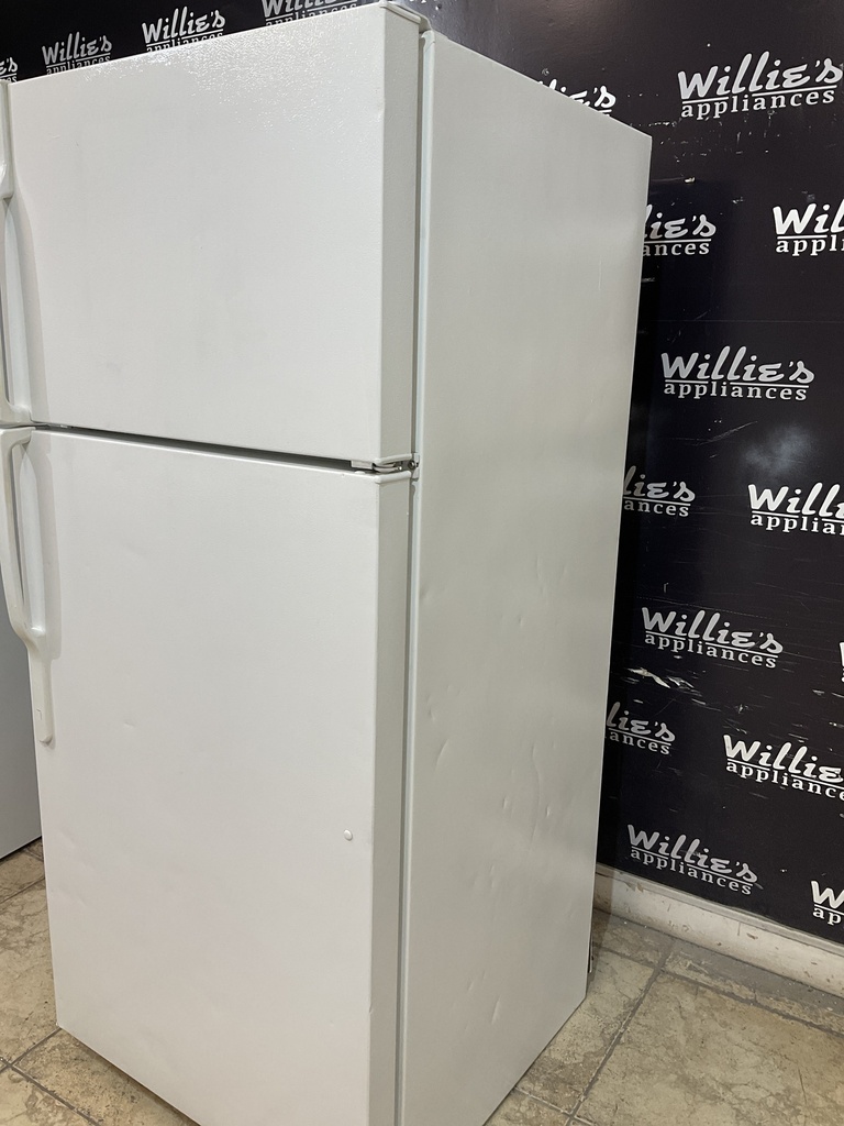 Ge Used Refrigerator Top and Bottom 28x64 1/2” 