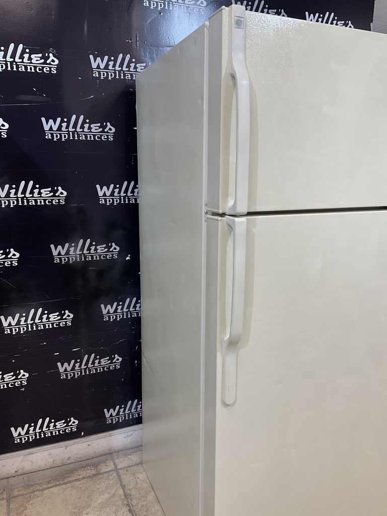 Ge Used Refrigerator Top and Bottom 28x67 