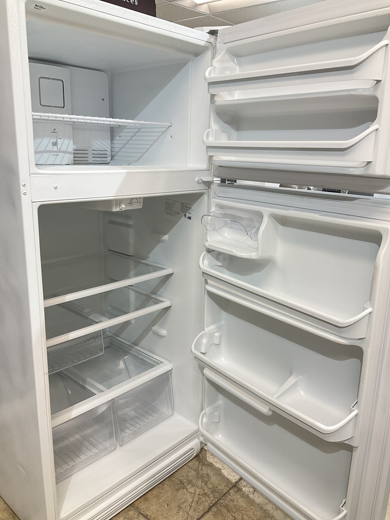 White Westinghouse Used Refrigerator Top and Bottom 30x65 1/2” 
