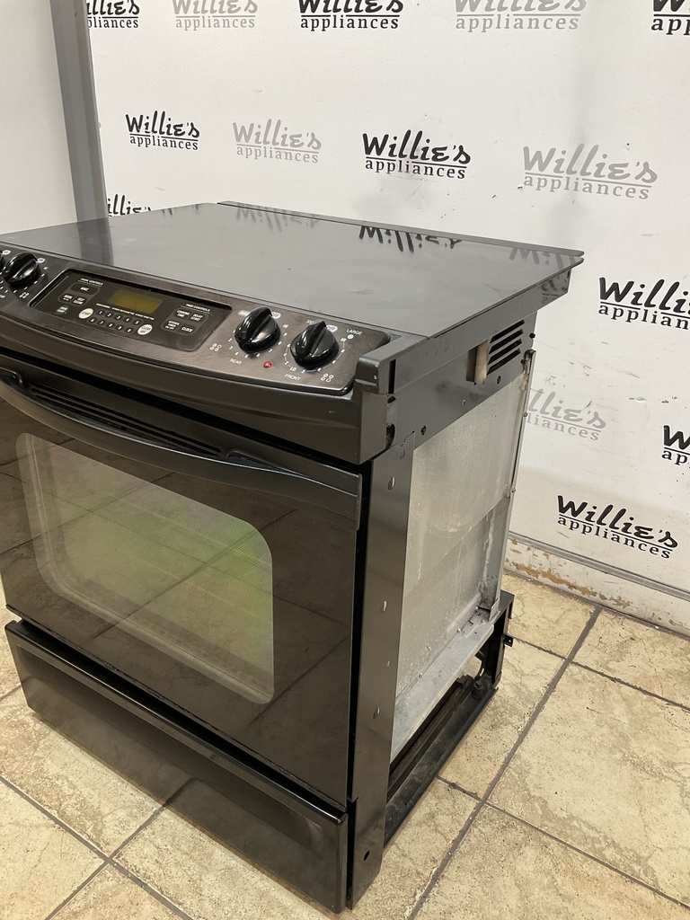 Ge Used Electric Stove 220volts (40/50 AMP) 30inches {3 prong} (Black) 