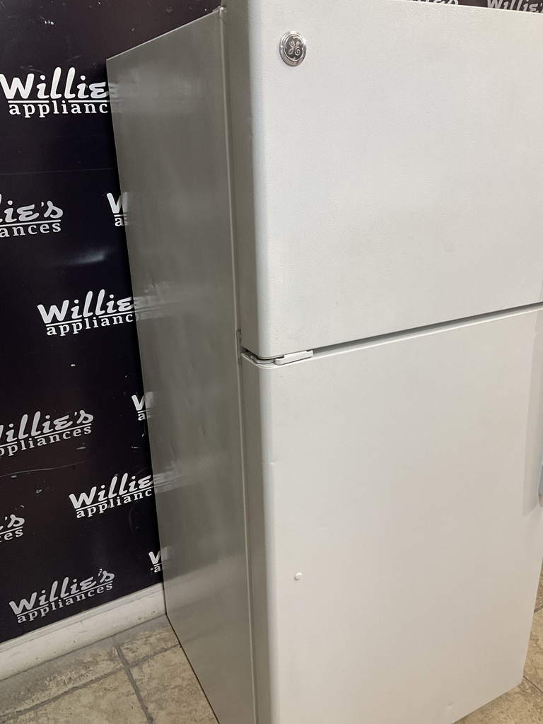 Ge Used Refrigerator Top and Bottom 28x61 