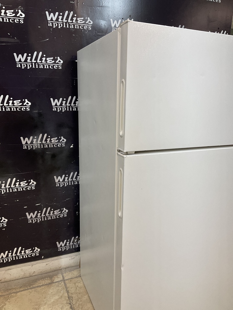 Hotpoint Used Refrigerator Top and Bottom 28x61 1/2” 