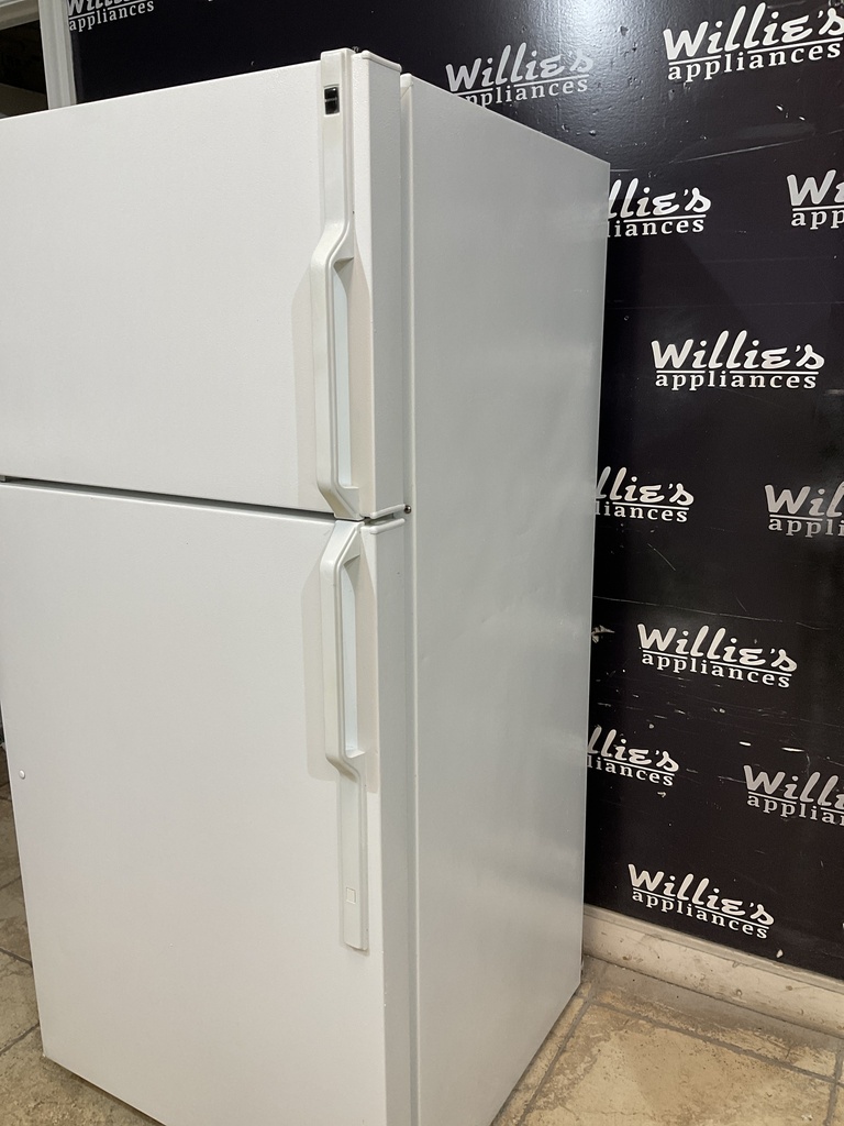 Hotpoint Used Refrigerator Top and Bottom 28x61 1/2” 