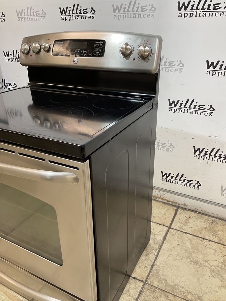 Ge Used Electric Stove 220volts (40/50 AMP) 30inches {no cord} (Stainless Steel)