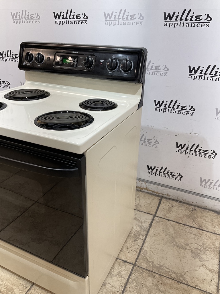 Ge Used Electric Stove 220volts (40/50 AMP) 30inches {no cord} (Bisque/Black)
